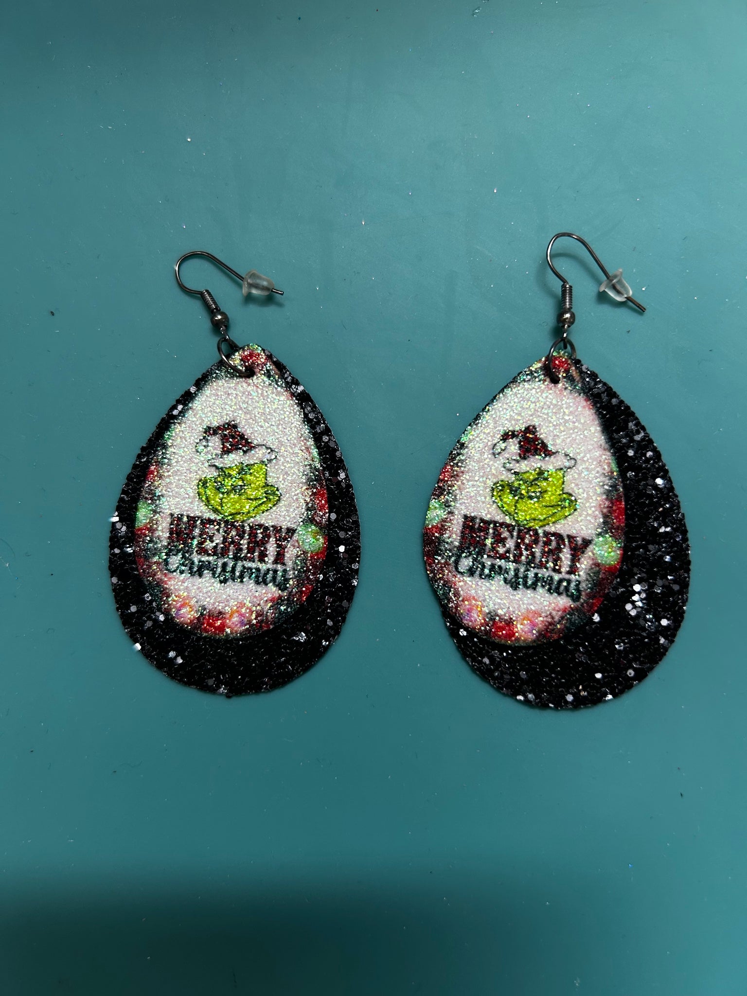 Merry Christmas – Grinch on black